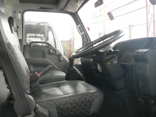 ขาย Isuzu NQR  ยูโร 2  ตู้ ยาว 5.50 เมตร ปี 2549 สภาพสวย พร้อมใช้งาน (รถห้าง)