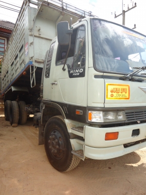 ขายรถบรรทุก10ล้อดั้มพ์ HINO 1M 220 แรงม้า มีระบบลากจูง เครื่องเดิม สวย  เจ้าของขายเอง สนใจดูรถก่อนได้