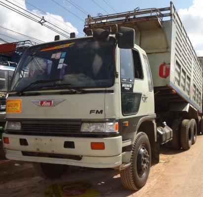 ขายรถบรรทุก10ล้อดั้มพ์ HINO 1M 220 แรงม้า มีระบบลากจูง เครื่องเดิม สวย  เจ้าของขายเอง สนใจดูรถก่อนได้