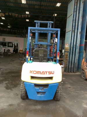 รถยกขนาด 2.5 ตัน เครื่องดีเซล ยก 4 เมตร