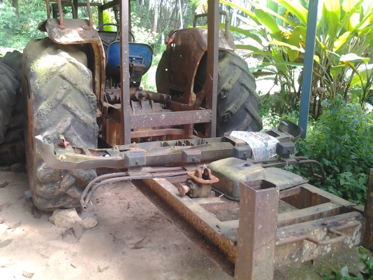 รถไถยี่ห้อแมสซี่ 275  มีเล่มทะเบียน  มียางให้สองเส้น  คุณแมน  จ. อยุธยา  มัดจำมา 10,000 บาท แล้วค่ะ