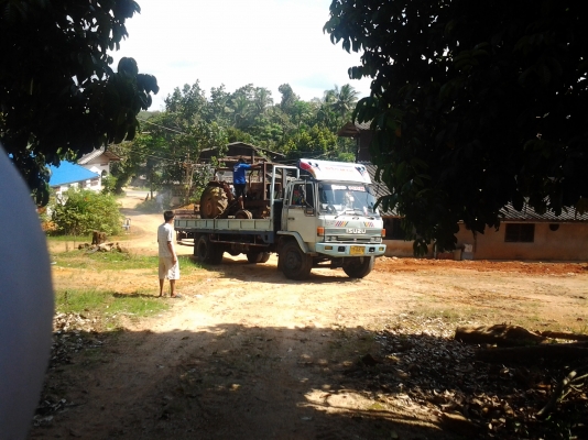 รถไถยี่ห้อแมสซี่ 275 มีเล่มทะเบียน มียางให้สองเส้น คุณแมน จ. อยุธยา มัดจำมา 10,000 บาท แล้วค่ะ รถไถยี่ห้อแมสซี่ 275 มีเล่มทะเบียน มียางให้สองเส้น คุณแมน จ. อยุธยา มัดจำมา 10,000 บาท แล้วค่ะ