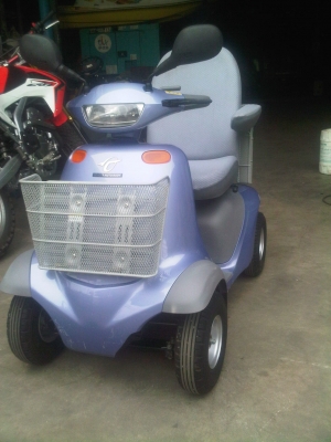 ขายรถไฟฟ้าผู้สูงอายุ TOYOTA 4ล้อ