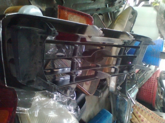 กระจังหน้า ford