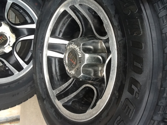 ขายล้อยกสูง 8.5x15 -28 5รู114 พร้อมยาง