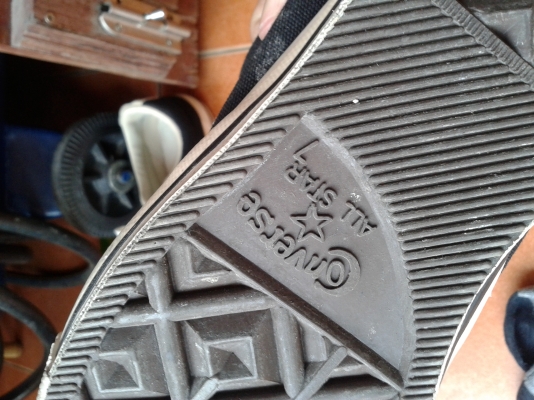 ขายคอนเวิสสักคู่นึง