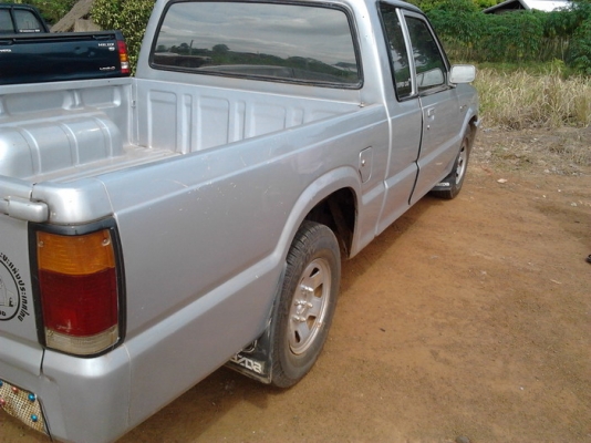 ขาย กระบะแค็ป MAZDA B2500 Thunder ปี40/97 เครื่องมังกรดำ แ่น่นๆไม่หลวม เกียร์ตรงภายในดี แอร์เย็น ช่วงล่างนิ่ม คัสซีสวย กระบะไม่ผุ สีเก็บมาแล้ว***ขายแล้วครับ ขอบคุณ Truck2hand