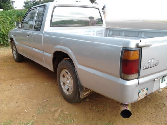 ขาย กระบะแค็ป MAZDA B2500 Thunder ปี40/97 เครื่องมังกรดำ แ่น่นๆไม่หลวม เกียร์ตรงภายในดี แอร์เย็น ช่วงล่างนิ่ม คัสซีสวย กระบะไม่ผุ สีเก็บมาแล้ว***ขายแล้วครับ ขอบคุณ Truck2hand