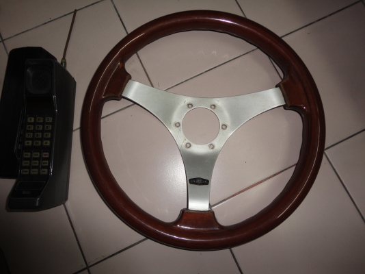 พวงมาลัยไม้  PERSONAL MADE IN ITALY1000 บาท