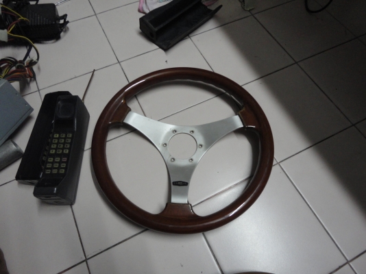 พวงมาลัยไม้  PERSONAL MADE IN ITALY1000 บาท