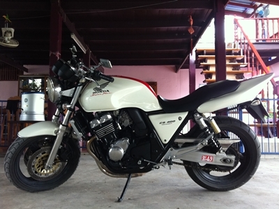 ขาย SF400 รถสวยทะเบียนครบ ภาษีไม่ขาดต่อ ขาย SF400 รถสวยทะเบียนครบ ภาษีไม่ขาดต่อ