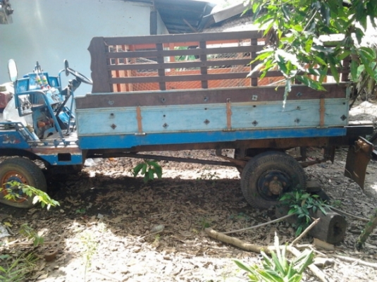 ขาย แต๋น 4 ล้อ ช่วงล่างใหญ่ คัสซีหน้า5 ยางดี คานหน้าเดิม หลังของ6ล้อ100แรง เกียร์ JK รถจอดต้องเช็ค ขาย ตามสภาพ  ***ขายแล้วครับ ขอบคุณTruck2hand