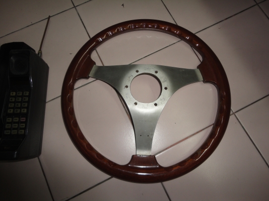 พวงมาลัยไม้    PERSONAL     MADE IN ITALY1000 บาท