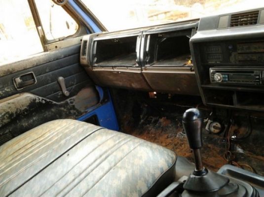 6ล้อ อีสุ 115 แรงปี 31คัสซี 7xxxx 4BD1 115 ไอดีโต Fหลัง ยาง8.25 ยางดี คัสซีสวย ไม่ผุ วางเหล็บเสริมบนหนา1นิ้ว ***ขายแล้วครับ ขอบคุณTruck2hand