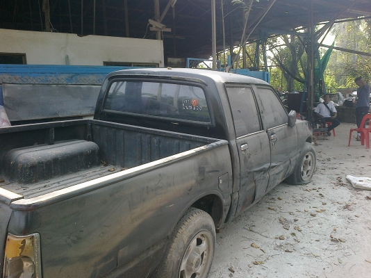 ขาย ISUZU KB 4 ประตู2200 55000พร้อมใช้ครับ  0891436996