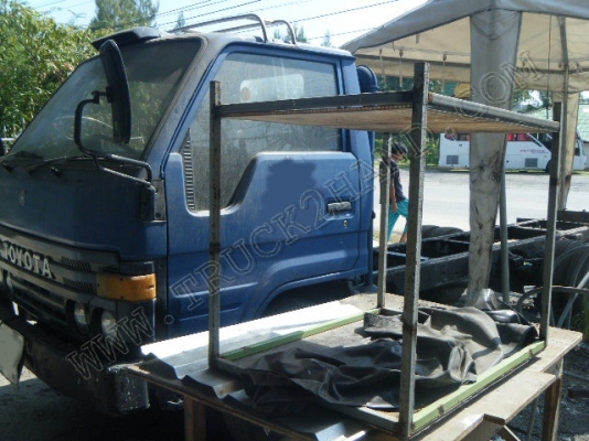 รถบรรทุก 6 ล้อกระบะคาร์โก้ ยี่ห้อ TOYOTA รุ่น DYNA300