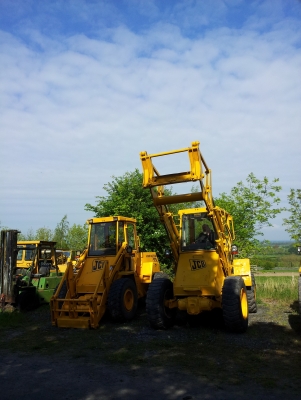 ขายรถตักล้อยาง JCB เลี้ยวเอวอ่อน  เก่านอก  สนใจติดต่อ 089-551-2032