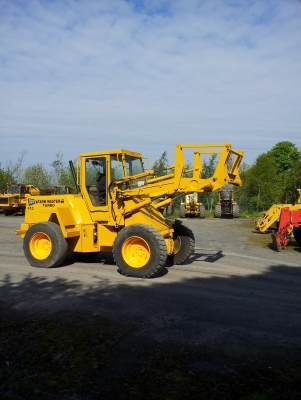 ขายรถตักล้อยาง JCB เลี้ยวเอวอ่อน  เก่านอก  สนใจติดต่อ 089-551-2032