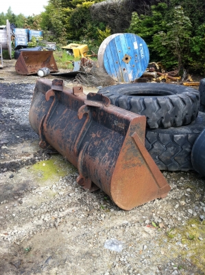 ขายรถตักล้อยาง JCB เลี้ยวเอวอ่อน  เก่านอก  สนใจติดต่อ 089-551-2032