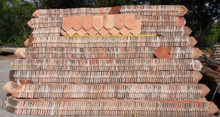 หมดแล้วหมดเลย# # กระเบื้องหลังคาดินเผาลายสุโขทัยรุ่นโบราณล็อตสุดท้าย 7,500แผ่น ตารางเมตรละ 650 บาท โทรคุยได้ที่ 089-8325051