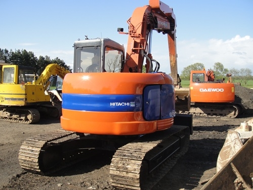 ขายรถแบ็คโฮ HITACHI EX135UR รุ่น 5 เก่าญี่ปุ่น สภาพดีพร้อมใช้งาน จัดไฟแนนซ์ได้ สนใจติดต่อ 089-551-2032