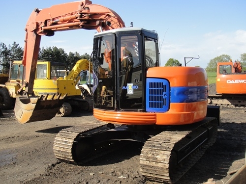 ขายรถแบ็คโฮ HITACHI EX135UR รุ่น 5 เก่าญี่ปุ่น สภาพดีพร้อมใช้งาน จัดไฟแนนซ์ได้ สนใจติดต่อ 089-551-2032