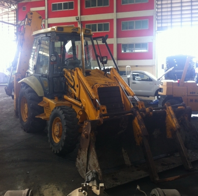 ขายรถ JCB 3CX 2 เพลา เก่านอก สนใจติดต่อ 089-551-2032