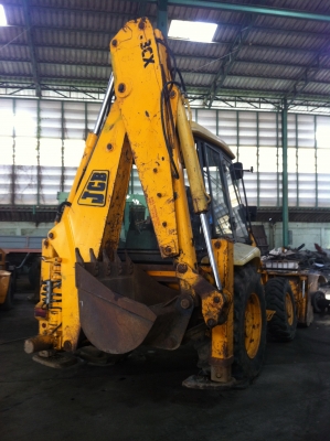 ขายรถ JCB 3CX 2 เพลา เก่านอก สนใจติดต่อ 089-551-2032