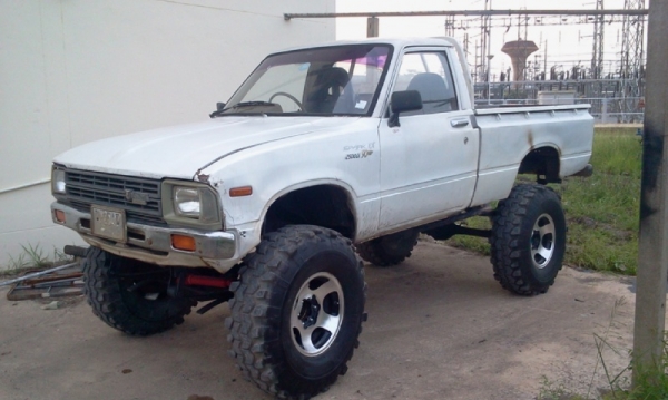 ต้องการใช้เงินครับ ทะเบียนเต็ม บม 771  ขายrn30 วางคาน4*4ล้อ 16 ยาง swamper 35"