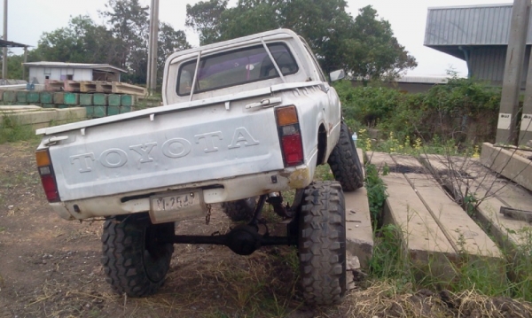 ต้องการใช้เงินครับ ทะเบียนเต็ม บม 771  ขายrn30 วางคาน4*4ล้อ 16 ยาง swamper 35"