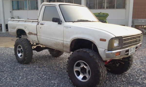 ต้องการใช้เงินครับ ทะเบียนเต็ม บม 771  ขายrn30 วางคาน4*4ล้อ 16 ยาง swamper 35"