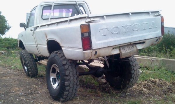 ต้องการใช้เงินครับ ทะเบียนเต็ม บม 771  ขายrn30 วางคาน4*4ล้อ 16 ยาง swamper 35"