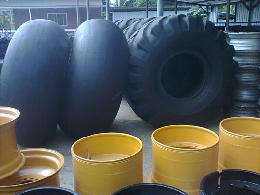 ยาง\%ขนาด 69x35-25 BRIDGESTONE สภาพดีมากๆ