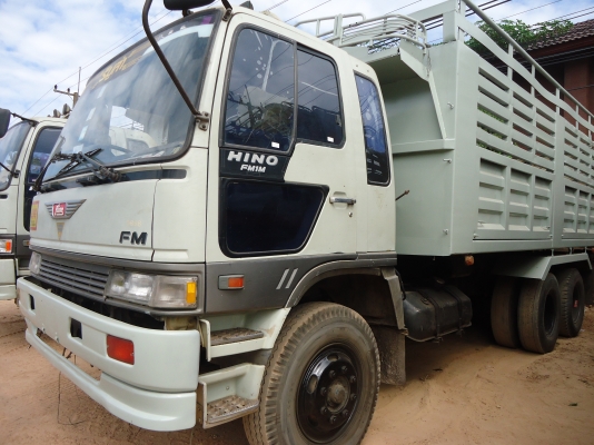 ขายรถบรรทุก10ล้อ2เพลาดั้มพ์ HINO 1M 220 แรงม้า มีระบบลากจูง เครื่องเดิม สวย  เจ้าของขายเอง สนใจดูรถก่อนได้