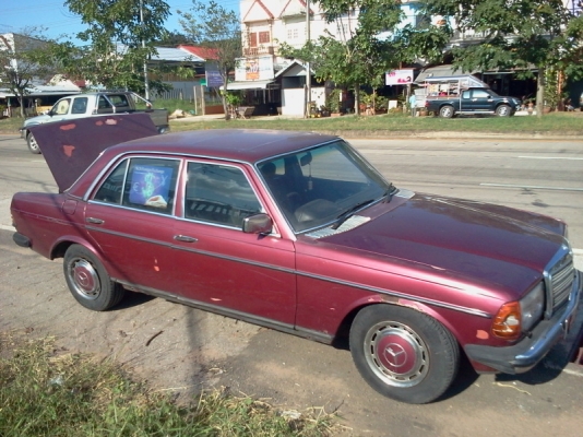 ขายBenz 230e w 123 เครื่องเนียบ ภายในสวย อังกฤษแท้ มีซันรุฟ ขายถุกคับ ขายBenz 230e w 123 เครื่องเนียบ ภายในสวย อังกฤษแท้ มีซันรุฟ ขายถุกคับ