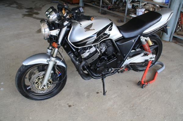 ขาย CB 400 ปี95 สรรพสามิตแท้ ปลายท่อแต่ง เครื่องดี ขาย CB 400 ปี95 สรรพสามิตแท้ ปลายท่อแต่ง เครื่องดี