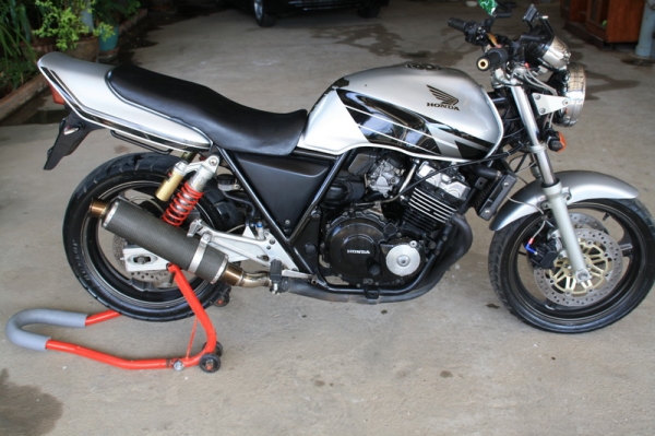 ขาย CB 400 ปี95 สรรพสามิตแท้ ปลายท่อแต่ง เครื่องดี ขาย CB 400 ปี95 สรรพสามิตแท้ ปลายท่อแต่ง เครื่องดี