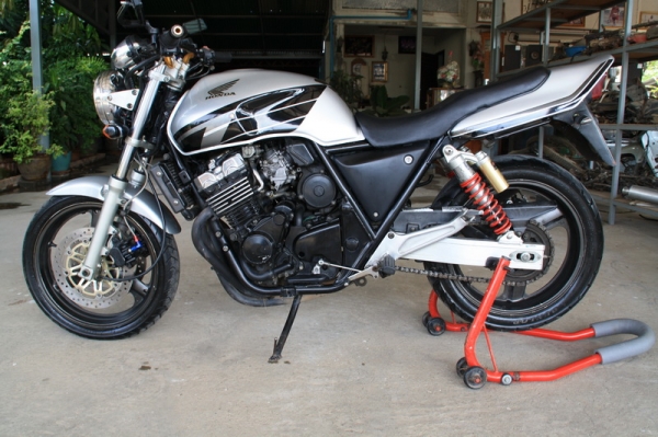 ขาย CB 400 ปี95 สรรพสามิตแท้  ปลายท่อแต่ง เครื่องดี