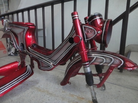 ขายโครงชาลีสีสวย สวยแบบเจ็บๆ แถมล้อ โช๊คเดิม แฮนเดิม (ขายแล้ว) ขายโครงชาลีสีสวย สวยแบบเจ็บๆ แถมล้อ โช๊คเดิม แฮนเดิม (ขายแล้ว)