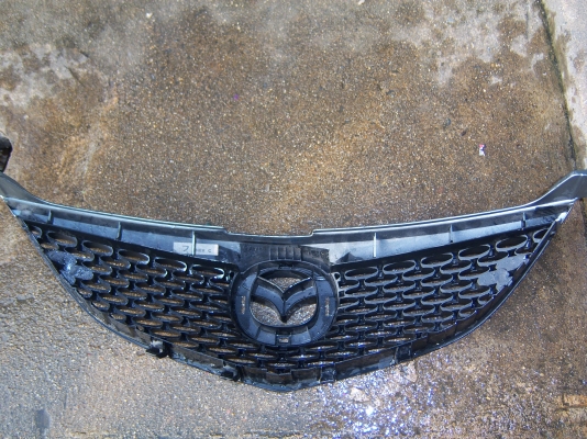 ขายกระบังลม หรือ กระจังหน้า  มาสด้า