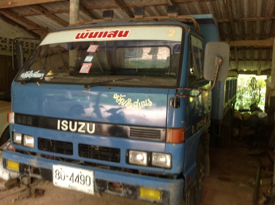ขายด่วนรถบรรทุกisuzu115แรงม้า. สภาพสวยพร้อมใช้งาน. คัสซีสวย ดั้มสวยไม่มีรอยบุบ. ติดต่อ 080-1405528