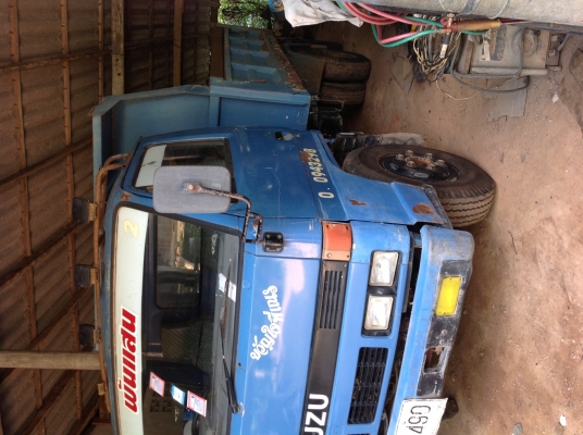 ขายด่วนรถบรรทุกisuzu115แรงม้า. สภาพสวยพร้อมใช้งาน. คัสซีสวย ดั้มสวยไม่มีรอยบุบ. ติดต่อ 080-1405528