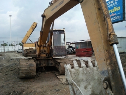 ขายแบคโฮKOMATSU pc200 รุ่น3