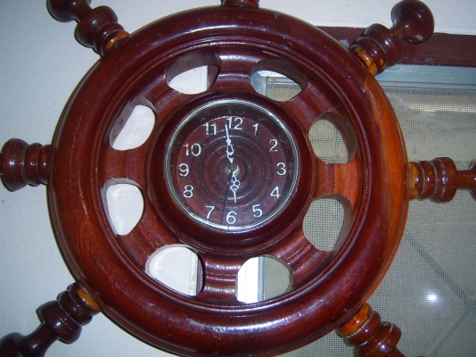 ขายนาฬิกาไม้ รูปพวงมาลัยเรือ ขนาด 12 นิ้ว เลขที่ PB 4241 7849 9 TH (ใบนำส่งไปรษณีย์อยู่ในรูปครับ)