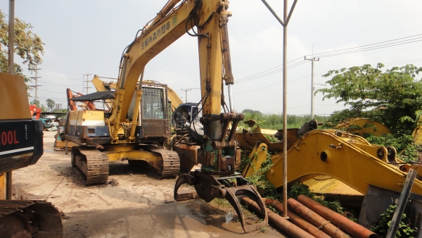 แบคโฮ JCB JS150 รุ่น 5 (ติดหัวคีบ) รถนำเข้าจากญี่ปุ่นราคาถูก สภาพพร้อมใช้งาน มีใบอินวอย เอกสารครบ สนใจกรุณาโทร 081-5278798 ติดต่อคุณปิยะ