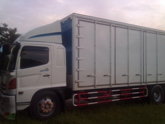 ขายเมก้า ตู้ 10 บาน  รถปี 50 เพลาใหญ่ สภาพสวยจัดครับ