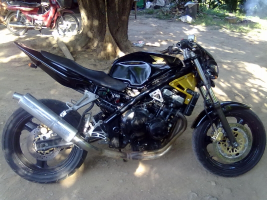 ขายCB1-400cc แต่งสตั้น อะไหล่เดิมมี โหดๆเครื่องดีขี่อย่างเดียว 38000 อิน/สพม
