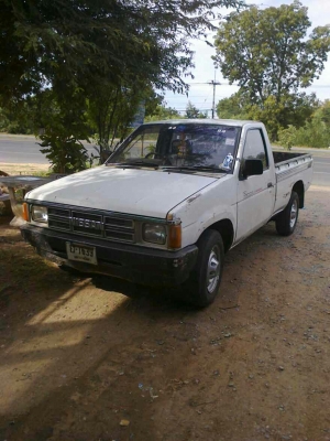 ขาย นิสสันปี big M ทะเบียนพร้อมสภาพดี