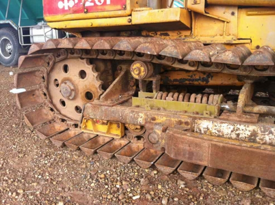 ขายรถแทรกเตอร์  2 คัน KOMATSU D2-6 และ D2-5 สภาพพร้อมใช้ทั้งคู้ รถสวย ช้วงล้างเต็ม