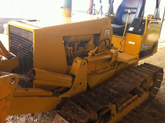 ขายรถแทรกเตอร์  2 คัน KOMATSU D2-6 และ D2-5 สภาพพร้อมใช้ทั้งคู้ รถสวย ช้วงล้างเต็ม